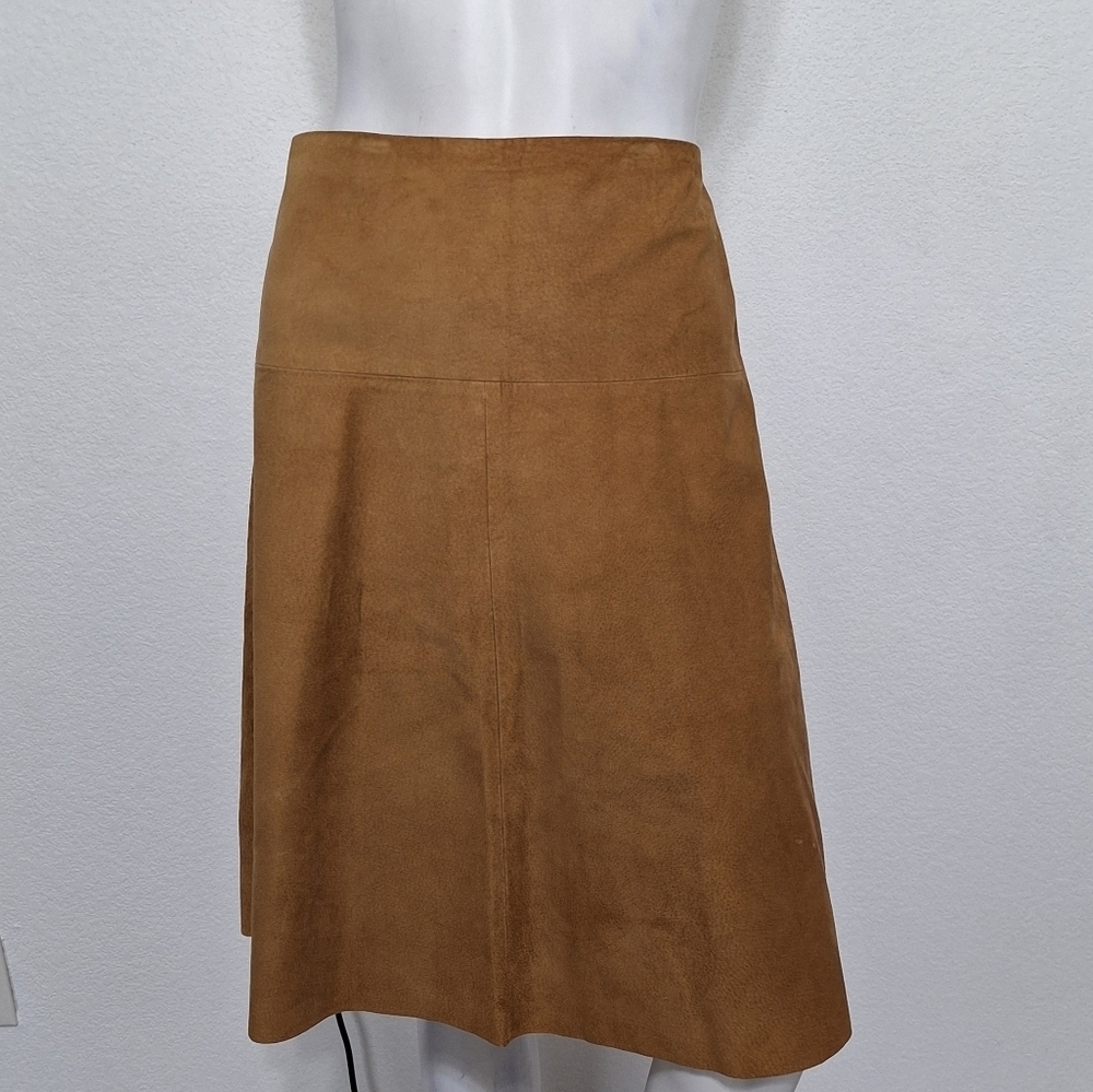 BCBGMaxAzria EUC Tan Suede Leather Y2K Preppy A-Line Knee Length Skirt Size 8